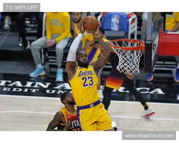 基德指出防守问题源于进攻端强调团队配合与创造机会的重要性 基德指出防守问题源于进攻端强调团队配合与创造机会的重要性