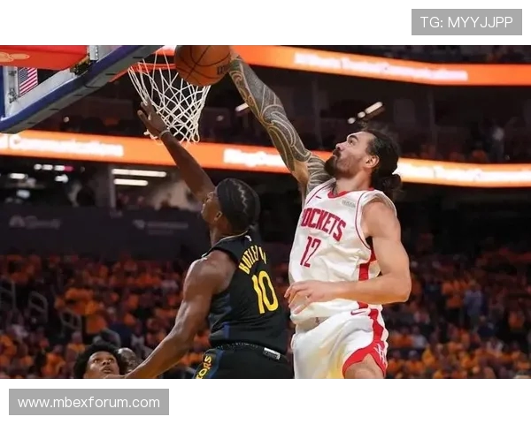 亚当斯16分钟高效统治内线 火箭双塔战术发力全面扭转战局