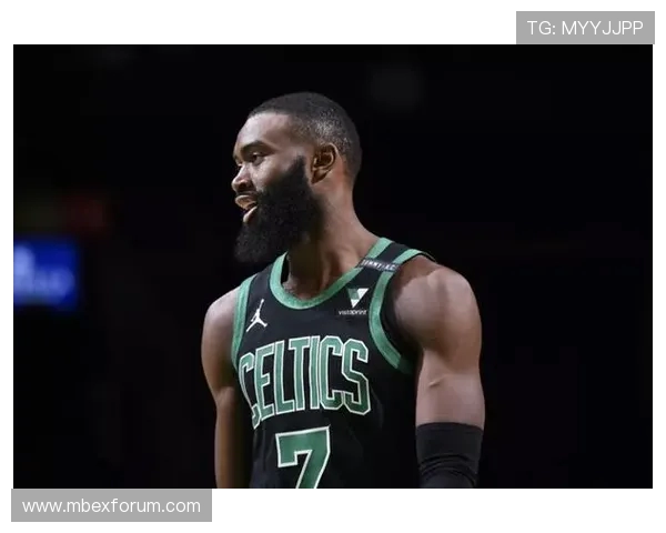 里夫斯火力全开前三战轰34分准三双真实命中率高达惊人七成